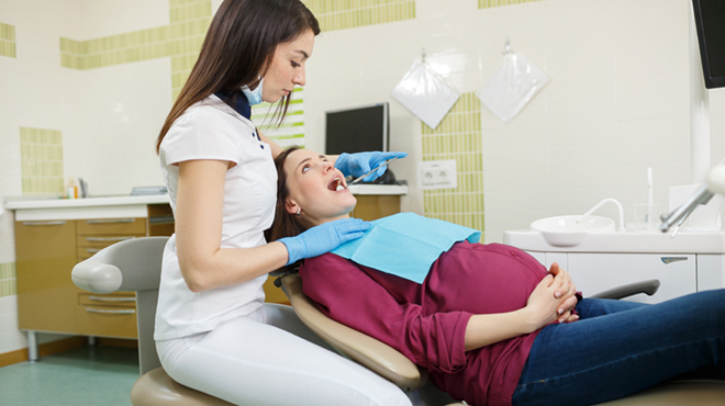 Onemocnění parodontu: Rizikový faktor pro nepříznivé výsledky těhotenství