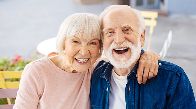 Parodontální onemocnění u starší populace: souvislost se stárnutím a kvalitou péče o dutinu ústní