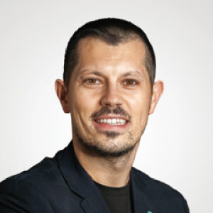 Management měkkých tkání s použitím přípravku RetraXil při protetické rekonstrukci zubů 24 a 25