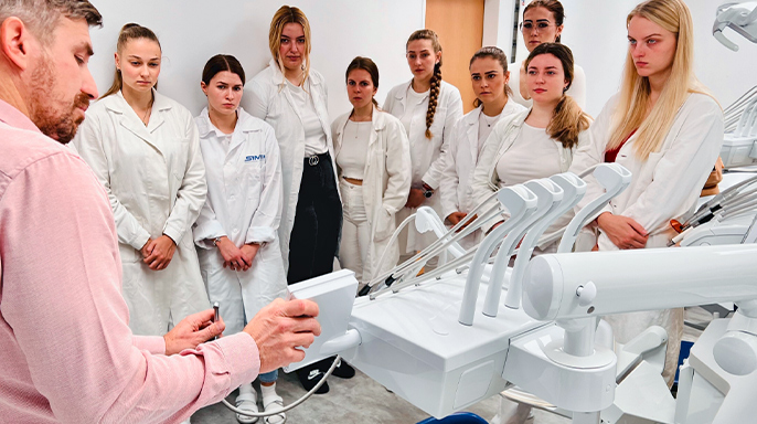 Rozhovor se zástupci Ostravské univerzity o místní katedře zubního lékařství Rozhovor se zástupci Ostravské univerzity o místní katedře zubního lékařství