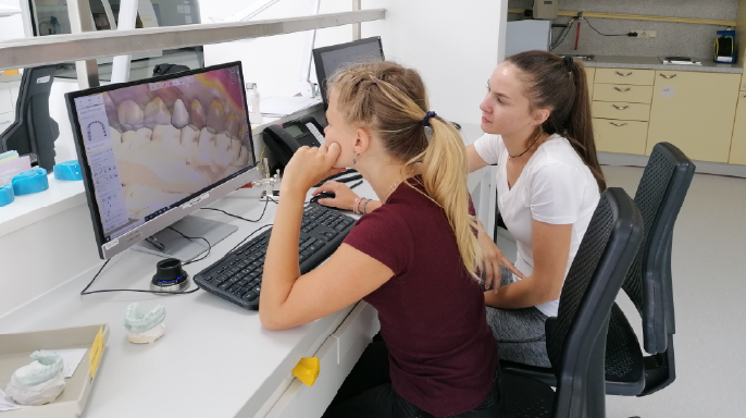 Projekt Erasmus na VOŠZ a SZŠ a Gymnázium, Alšovo nábřeží 6, Praha 1