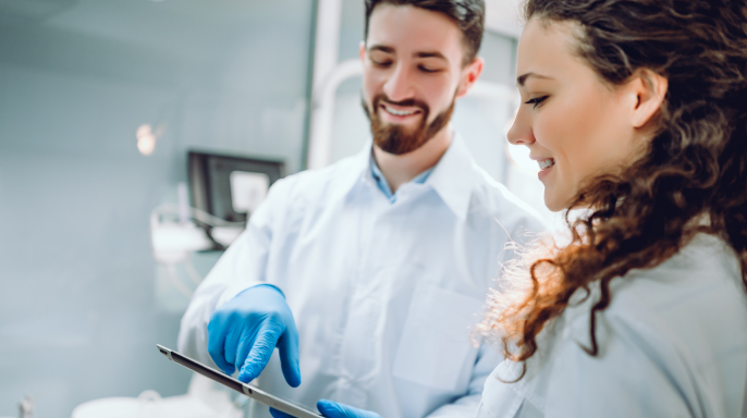 Elektronické návody v praxi: proč vám u přístroje chybí manuál