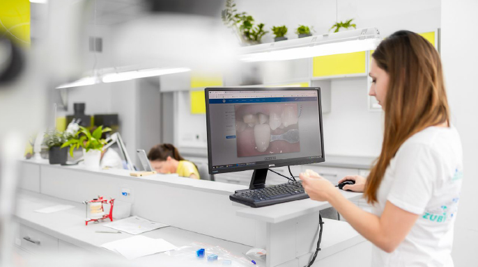 Zubní laboratoř není jenom o korunkách: Co rozhoduje o kvalitě laboratoře 
