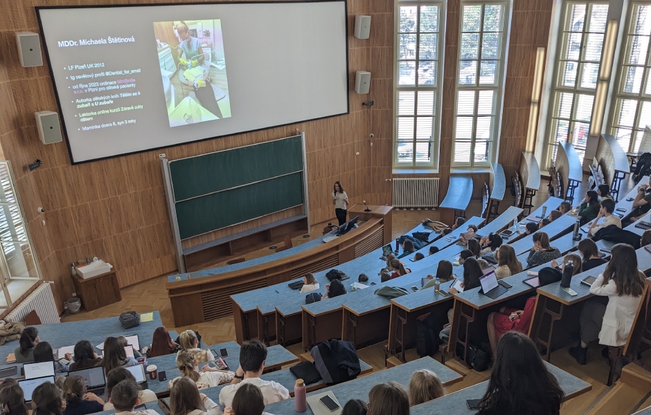 Na pedostomatologický den přijelo přes 100 studentů