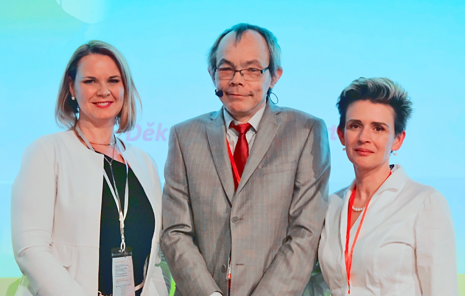 MUDr. Martin Kotas, Ph.D. společně s paní prezidentkou MUDr. Pavlou Hladíkovou (MyoMastery) a Ing. Zuzanou Heiník Bělovou (BELdental).