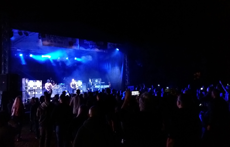Velký ohlas mělo následné vystoupení kapely Rammstein Revival Band SK. 