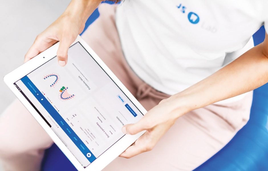 Chaos v komunikaci se zubní laboratoří stojí čas i nervy