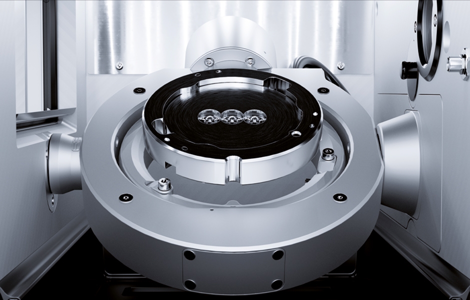 Teleskoper Orbit: pro zpracování materiálů ve formě disku o Ø 95 mm, Ø 98 mm, Ø 106 mm nebo dokonce Ø 125 mm, stejně jako sklokeramiky a Raw-Abutments®. Disky je možno vyjmout a vložit zpět přesně na totéž místo s přesností v rozmezí μm.