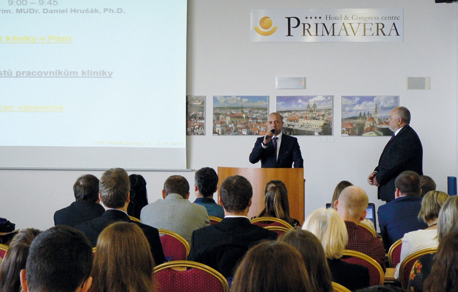 Úvodní slova pronesl zakladatel a předsedající sympozia XVI. Plzeňské pracovní dny, prim. MUDr. Daniel Hrušák, Ph.D., a současný ředitel FN Plzeň, MUDr. Václav Šimánek, Ph.D.