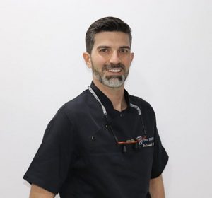 Dr. Samuel Oliván
